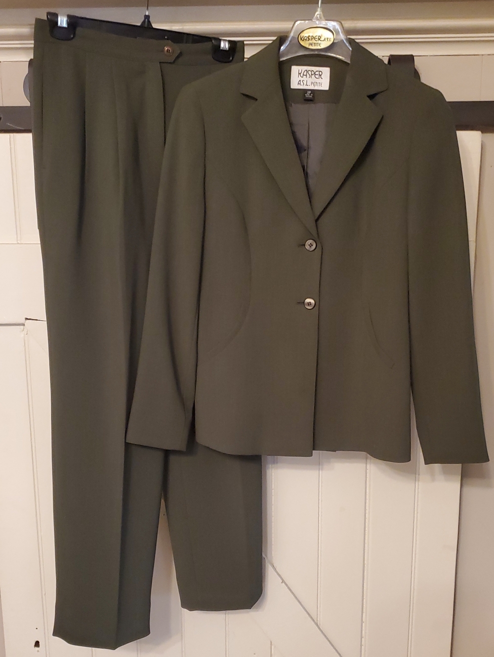 Kasper Olive Green Women's Two-Piece Pantsuit Blazer & Trousers